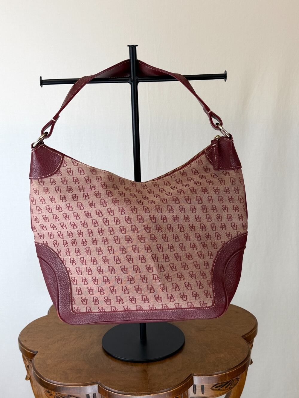 Dooney and Bourke Vintage Maroon Pebbled Leather & Fabric Purse #0268